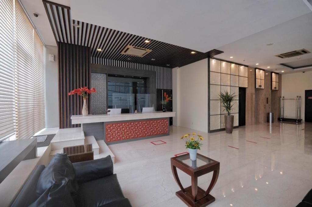 All Nite & Day Hotel Yogyakarta - Gejayan Exterior photo